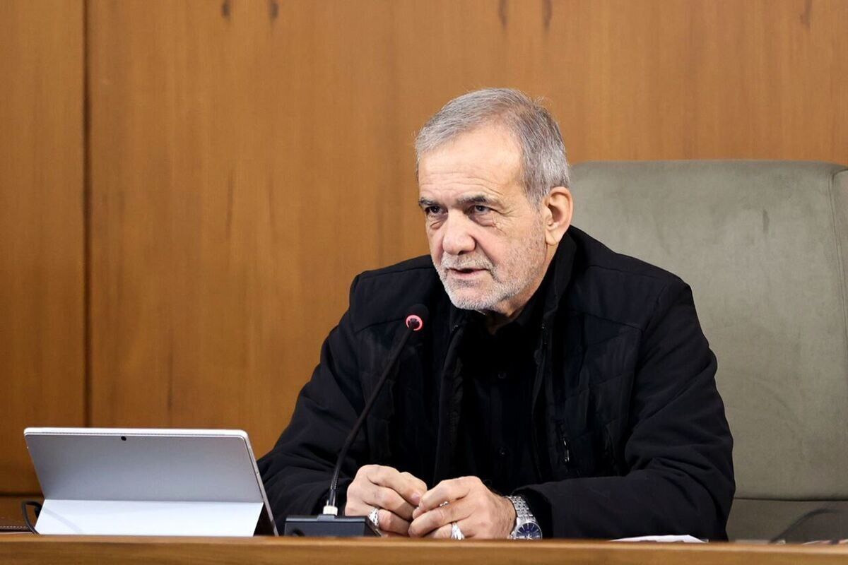 نباید پست و مقام مبنای دریافت حقوق باشد