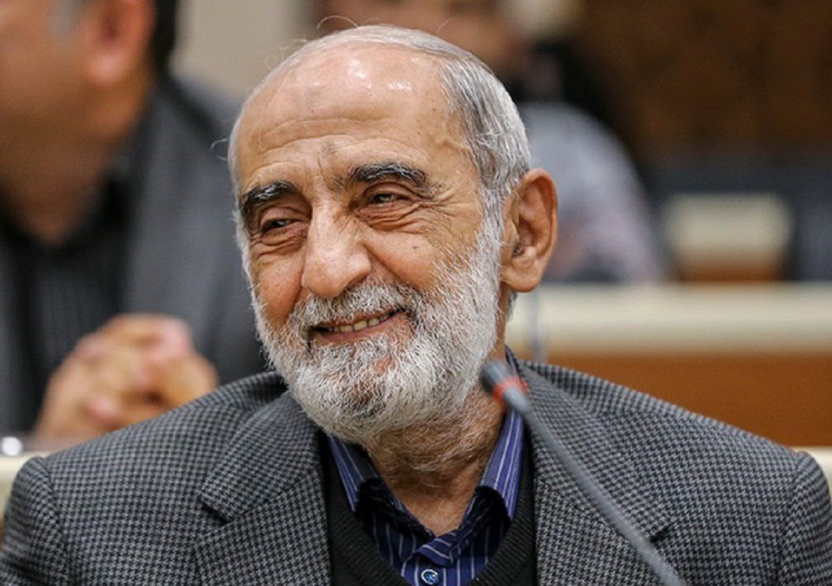 برخورد قاطعانه با دلالان ارز را به فرشتههای زمینی یعنی بسیجیان بسپارید