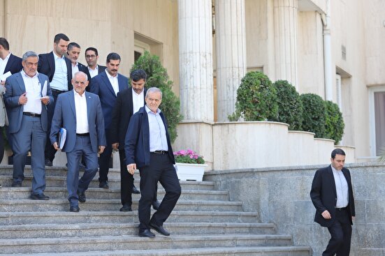 حاشیه جلسه هیات دولت - ۷ آبان