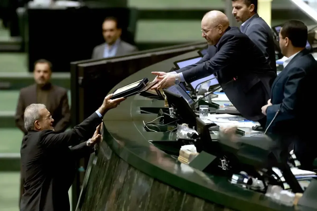 آقای رئیس جمهور! بودجه دستگاه‌های آویزان را قطع کنید