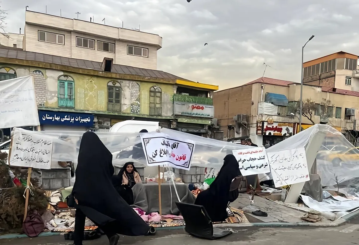 چه کسانی متحصنین حجاب را سر کار گذاشتند؟ امروز نمایندگان حامی آنان کجا هستند؟