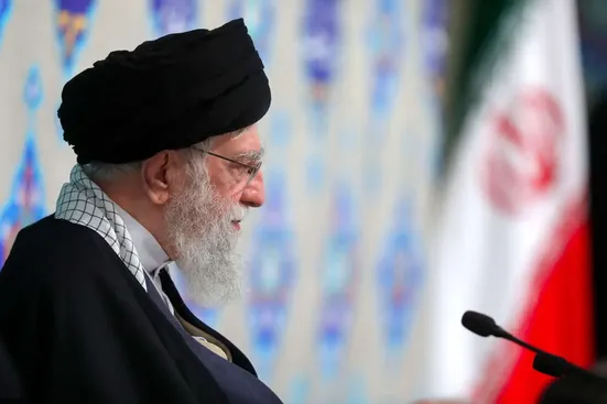 تصویری از مراحل آماده&zwnj;سازی محل قرار گرفتن پیکر رهبر شهید انقلاب