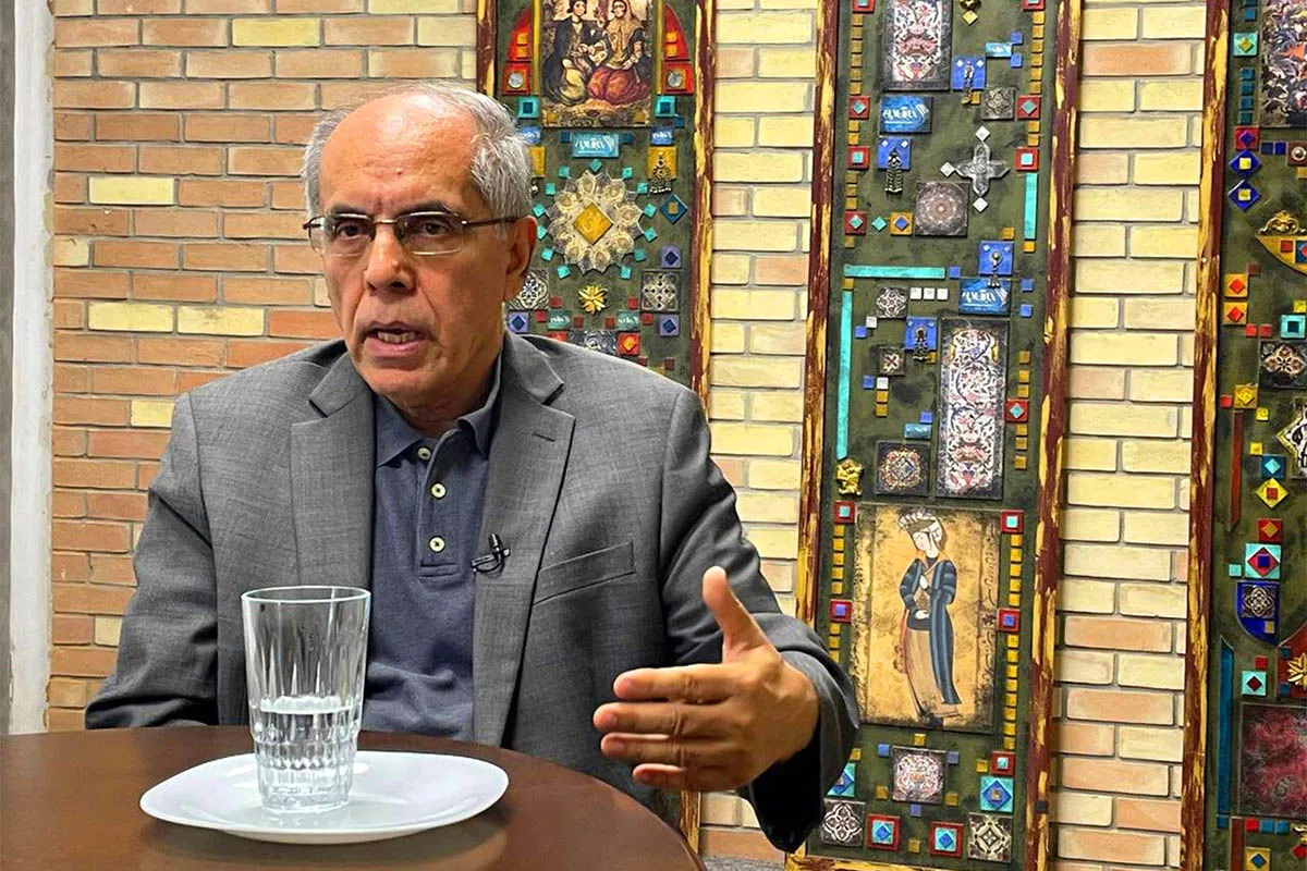 کوروش احمدی