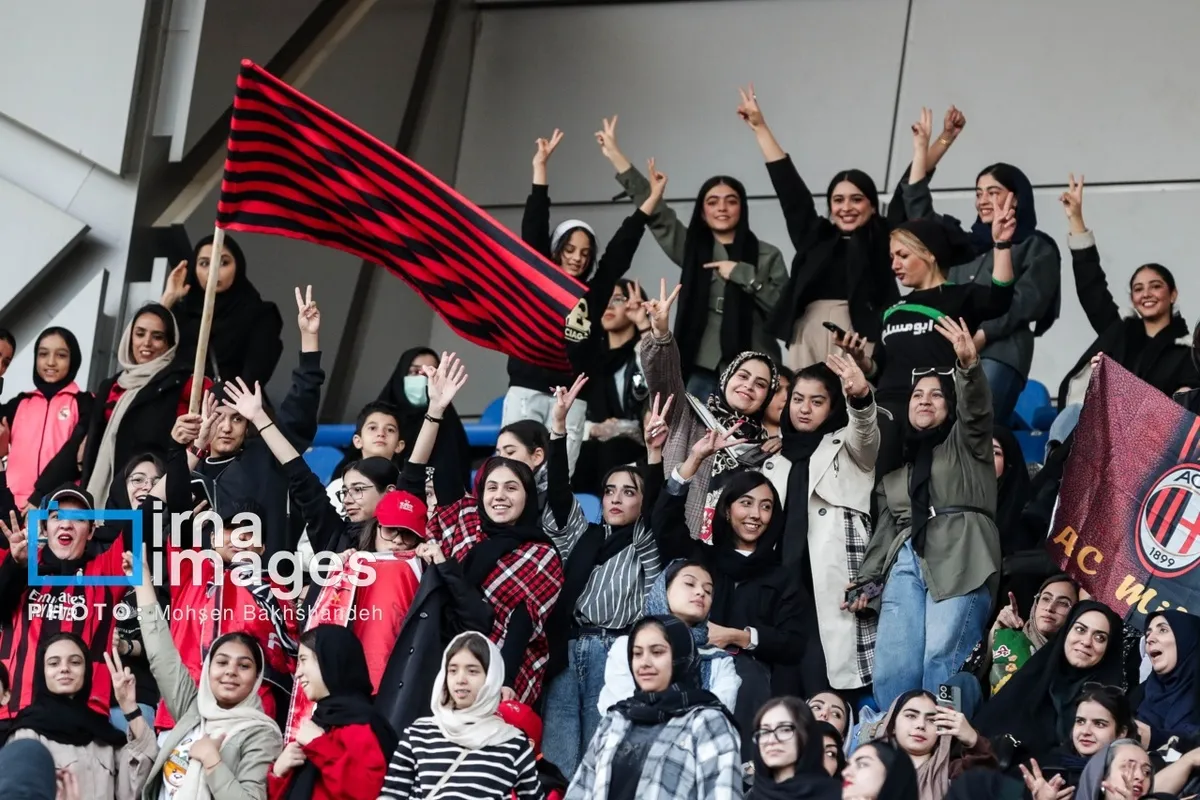 نه مخالف مطلق حضور بانوان در ورزشگاه هستم و نه موافق مطلق/بدترین راه برخورد با بی‌حجابی، برخورد احساسی است