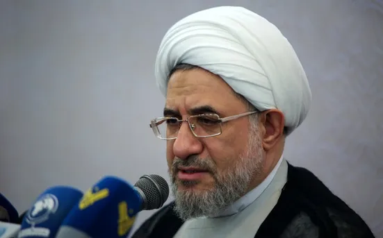 آقای اراکی! به رئیس&zwnj;جمهور توصیه می&zwnj;کنید در باره نهج البلاغه حرف نزند، اما خودتان در باره همه چیز حرف می&zwnj;زنید