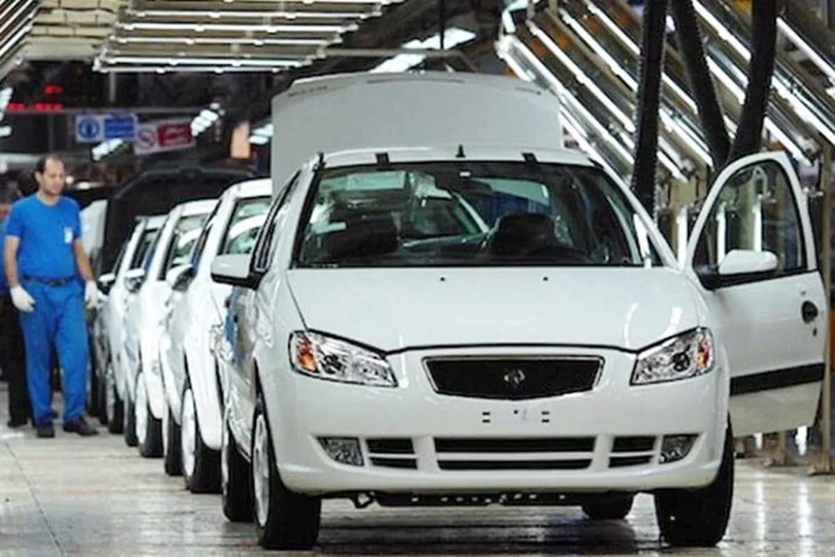 تداوم عرضه قطره‌چکانی خودرو‌های داخلی/ سایه مذاکرات هنوز هم بر سر بازار‌ها احساس می‌شود