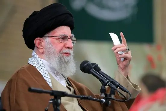 پیام شفاهی رهبر انقلاب به مردم لبنان: ما از شما جدا نیستیم؛ در دردها، رنج&zwnj;ها و آلام شما مشترک و شریکیم