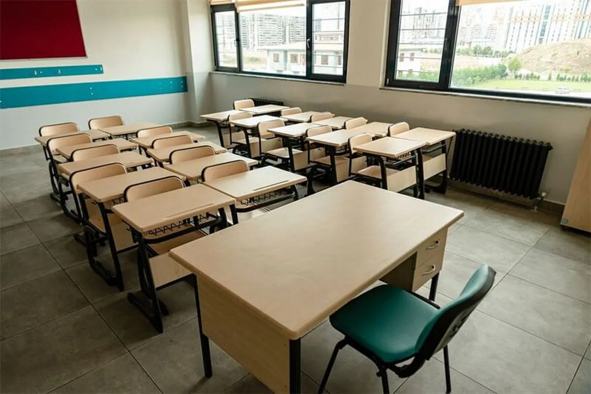 فقط اتباع مجاز در مدارس ثبت‌نام می‌شوند