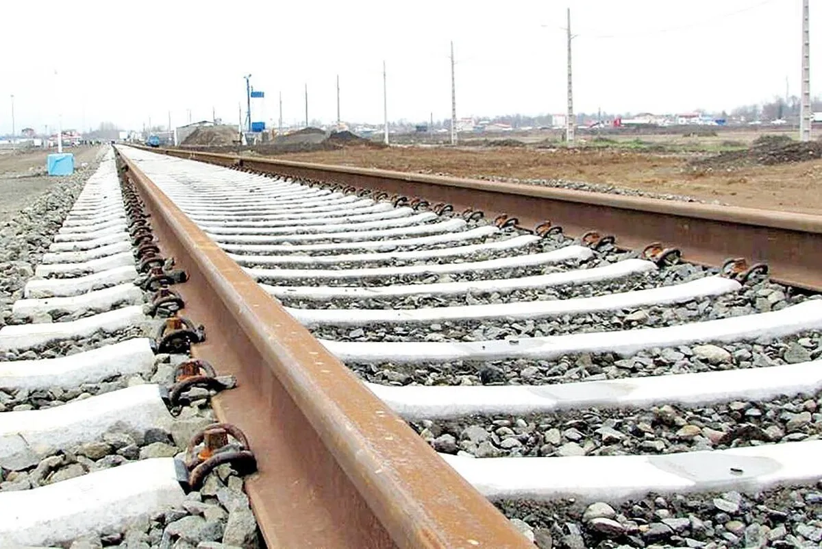 ظرفیت سرمایه‌گذاری ٧ میلیارد دلاری در صنعت ریلی کشور / سالانه ٢٠ هزار نفر فوتی در تصادفات جاده‌های کشور داریم