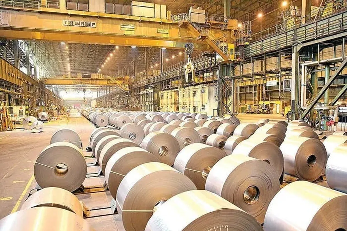 در کشور با خطر پدیده صنعت‌زدایی مواجه هستیم