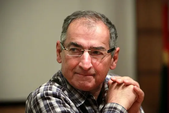 زیباکلام: اگر به عقب برگردم باز هم در انقلاب شرکت می&zwnj;کنم