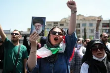 نسل زد آزادی را به قیمت نبود ایران نمی‌خواهد و با کسی علیه ایران همراه نمی‌شود