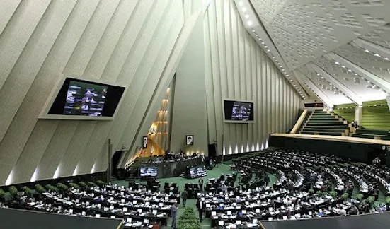 ماجرای دعوا نمایندگان مجلس چه بود؟ / جنجال بر سر پیامک&zwnj;های تهدیدآمیز در آستانه انتخابات هیات رئیسه