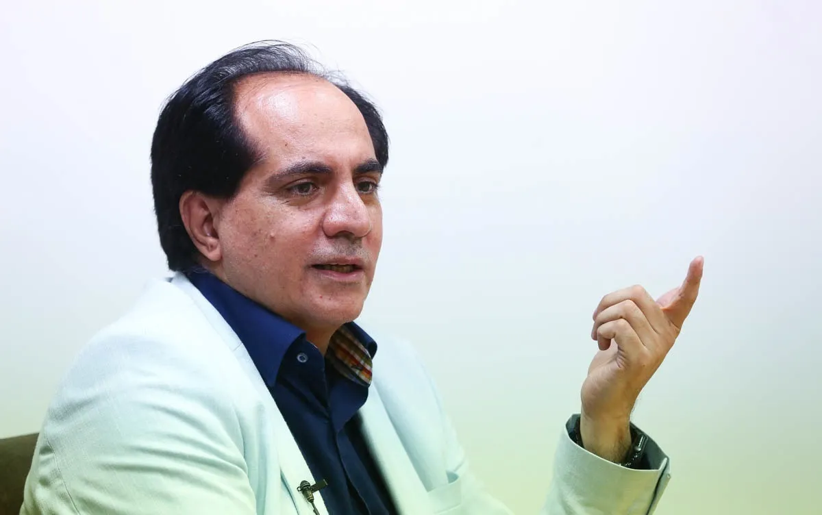 بايد اجازه داد مردم و رسانه‌ها نقش واقعی خود را ايفا كنند