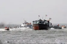 شناور‌های قاچاق گازوئیل ۳۰۰ تومانی را وسط دریا لیتری ۴۰ هزار تومان می‌فروشند