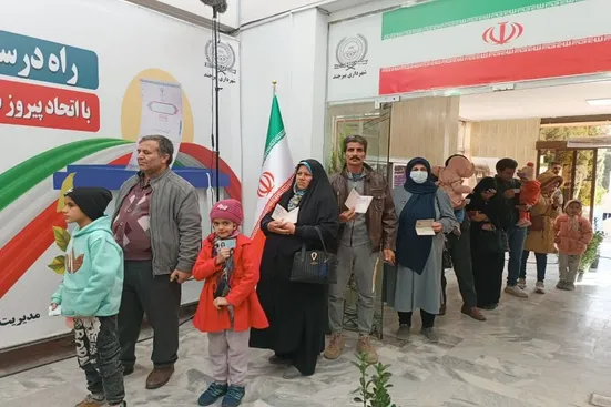 کنایه روزنامه فرهیختگان به مشارکت 8 درصدی در انتخابات مجلس در تهران: لطفا به عدد &laquo;مشارکت&raquo; فکر کنید