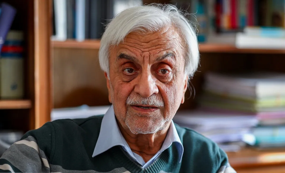 مواضع تندروها جسارت دشمن را افزایش می‌دهد