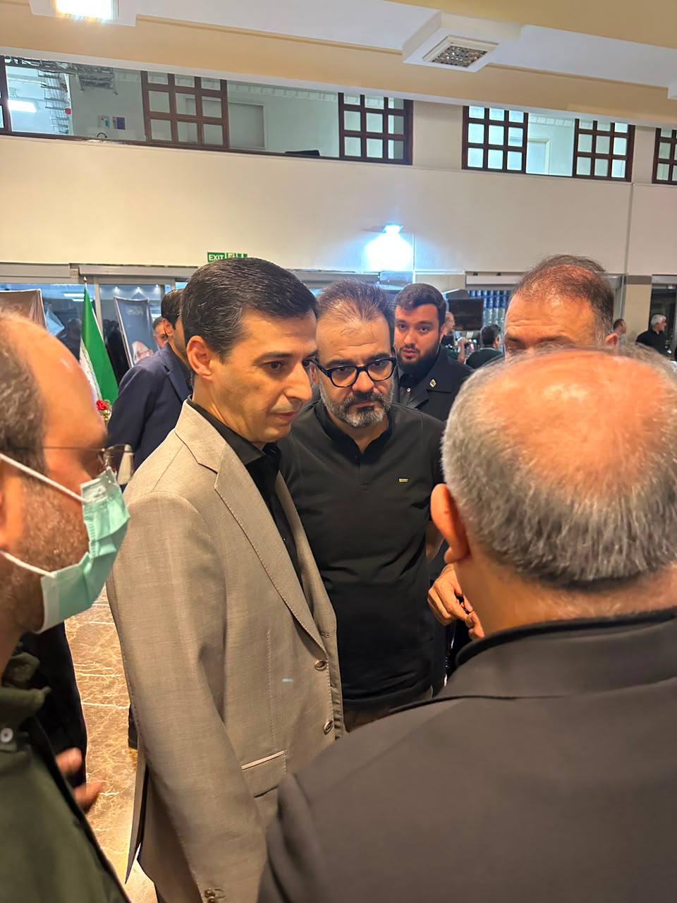 همراهی فرید دهقانی با وزیر صمت در بازدید از موکب چادرملو در آستانه مراسم تشییع رهبر شهید انقلاب
