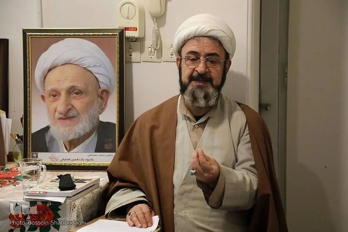 بر نفس خودت مسلط نشدی، می‌خواهی دیگران را اصلاح کنی، آن هم با عکس گرفتن از ناموس مردم؟