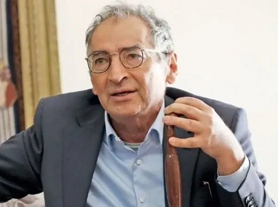 انتقادات تند روزنامه دولت از مصاحبه اخیر زیباکلام؛ او به زبان مردم گفته آن&zwnj;ها دعا می&zwnj;کنند ترامپ رئیس&zwnj;جمهور شود