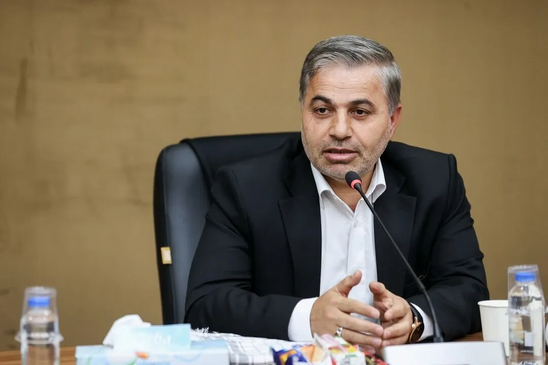 بالاترین خیانت به کشور ارجحیت دادن منافع حزبی و سیاسی بر منافع ملی است