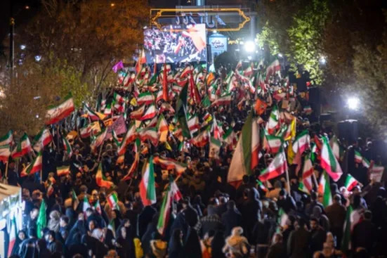 اگر نظر دیگری درباره مذاکرات دارید به مسئولان منتقل کنید؛ به تجمعات شبانه نکشانید