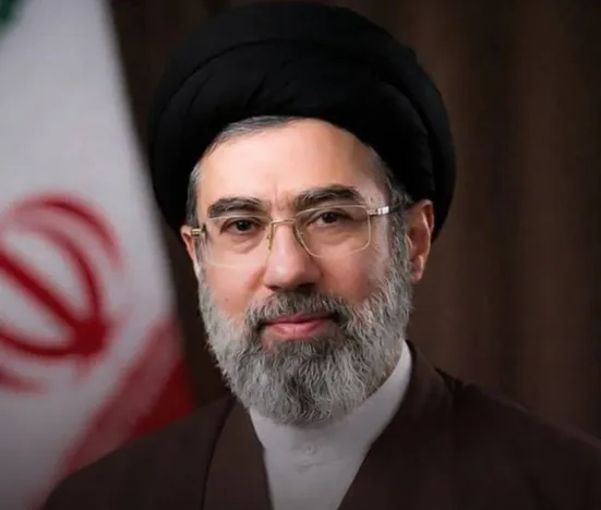 آیت الله سید مجتبی حسینی خامنه&zwnj;ای سومین رهبر جمهوری اسلامی ایران شد