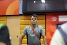تقدیم جام قهرمانی کشتی امید‌های جهان به خانواده‌های شهدای میناب