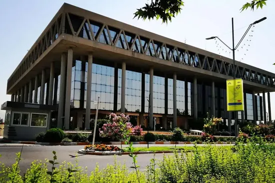 صداوسیما از افراد کم&zwnj;سواد و مشکوک پاکسازی شود