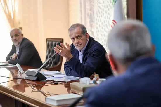 رئیس&zwnj;جمهور استفاده از روشنایی پنجر&zwnj;ه&zwnj;ها را به روشن کردن لامپ و نور برق ترجیح داد