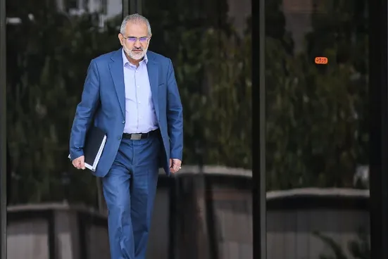 &laquo;حسینی&raquo; از معاونت پارلمانی ریاست جمهوری رفت