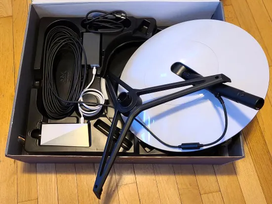 قیمت واقعی استارلینک ۵۰۰ دلار است اما در ایران ۱۵۰۰ تا ۲ هزار دلار خرید و فروش می&zwnj;شود