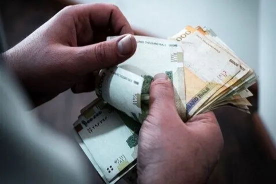 افزایش بیش&zwnj; از پیش شکاف بین تورم و دستمزد / کارگران حتی حق اعتراض صنفی ندارند