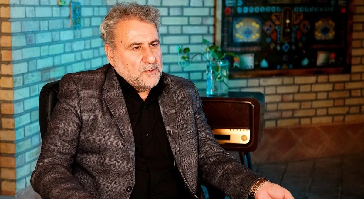 کسانی لفظ کاغذپاره را به کار می‌برند که سفره مردم را یک کاغذپاره می‌بینند