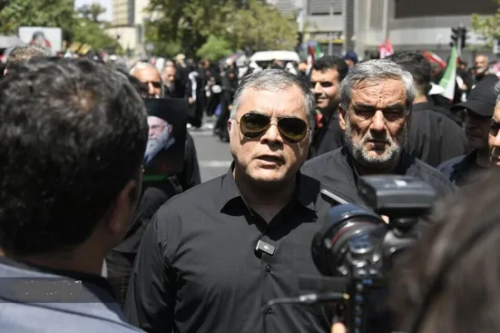 مردم با بیعت با جانشین رهبر شهید، راه انقلاب را ادامه می&zwnj;دهند