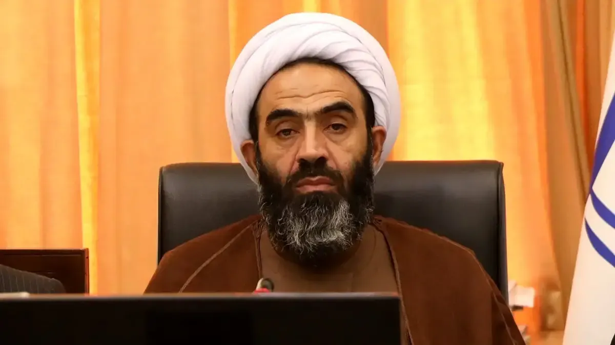 برای کسب آبرو، به حجاب و عفاف و غیرت حمله می‌کنند