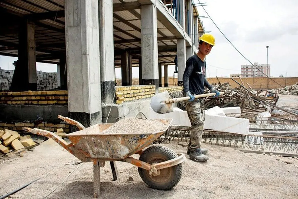 دولت باید تدبیری برای جایگزینی نیروی کار افغانستانی در بخش ساخت‌وساز باید داشته باشد