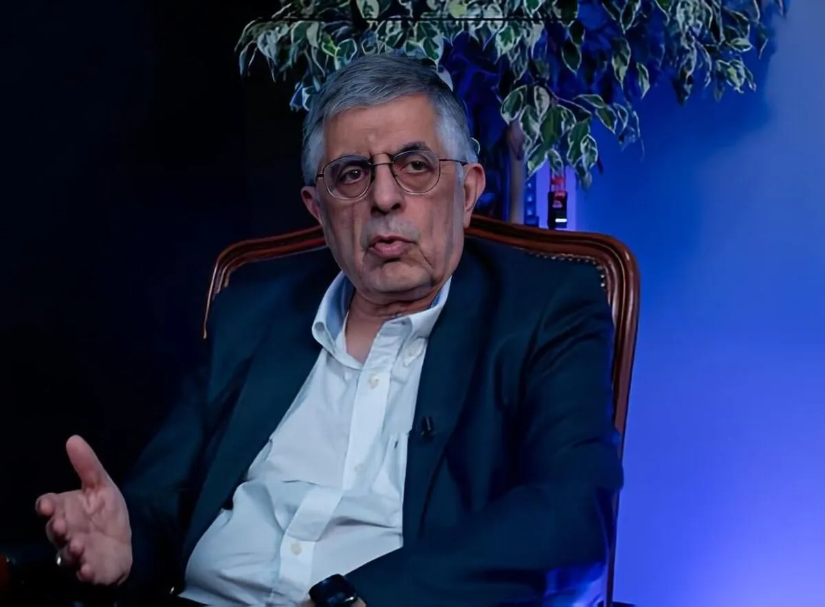 دیپلمات‌ها باید روحیه شهادت‌طلبانه داشته باشند؛ شهادت زمانی با تیر و تفنگ بود الان هم با بد و بیراه