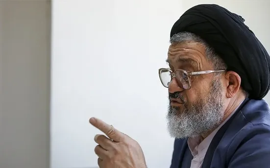 اگر فقط خود را برای هر کاری شایسته بدانیم، گرفتار تمامیت&zwnj;خواهی می&zwnj;شویم