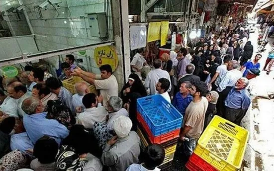 کیهان: اولویت مقابله با گرانی است نه حاشیه&zwnj;هایی مثل حصر و گشت ارشاد!