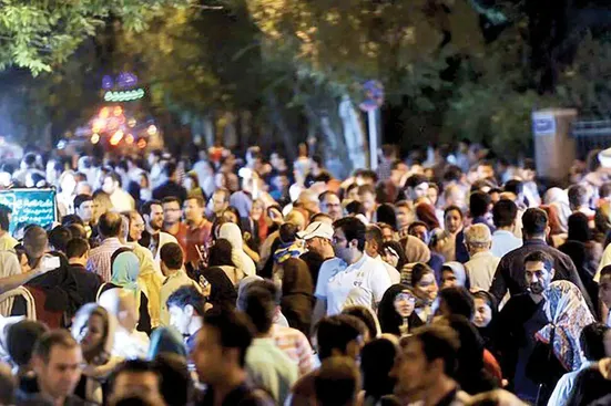 افول سیاست در ایران؛ جامعه راه خود را می&zwnj;رود