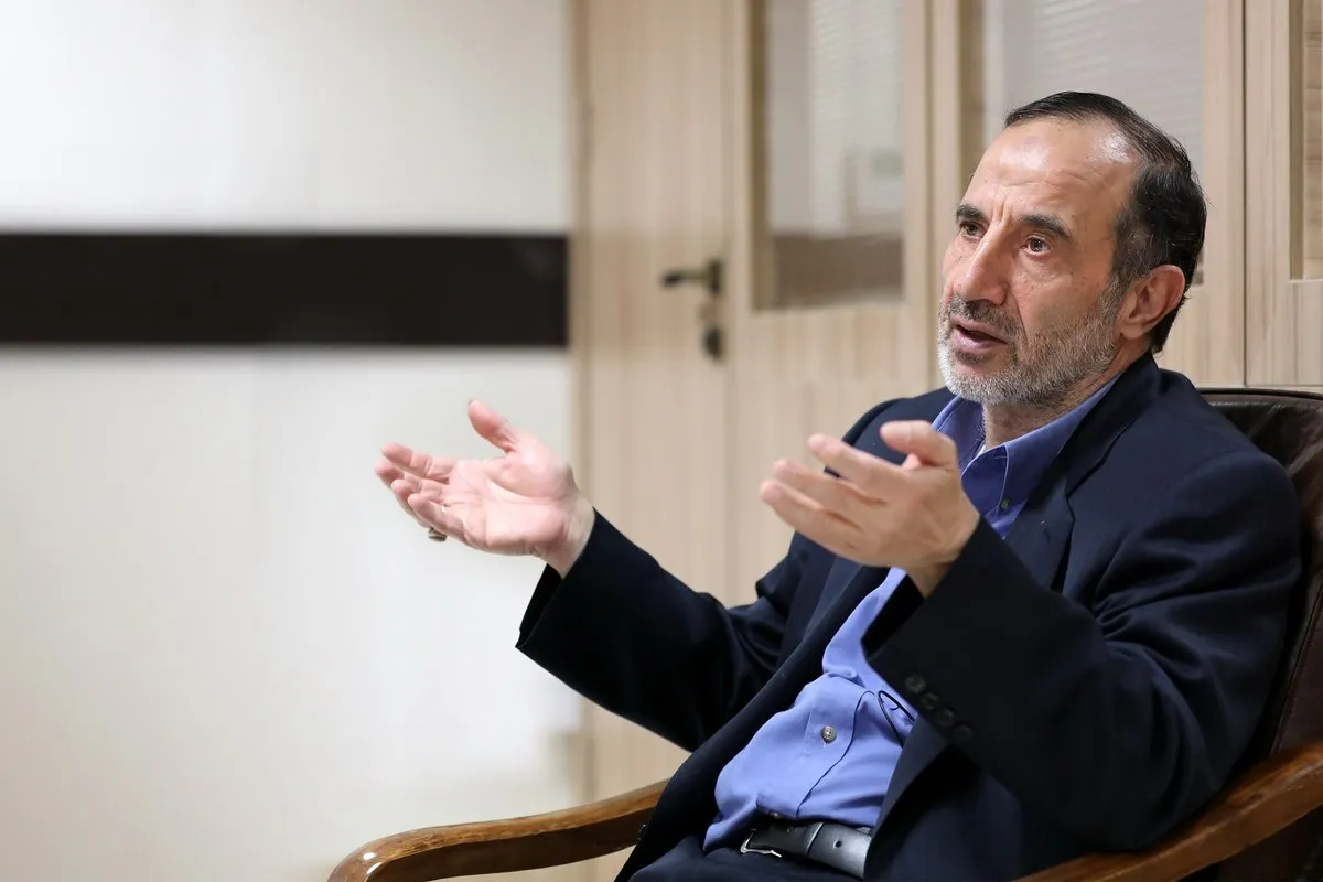 در کنار اصلاح سیاست‌های داخلی، نباید از تأثیر فشار‌های تورمی و جنگ اقتصادی غافل شد