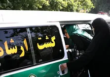 آقایان مسئول! در شرایط جنگی که به سرمایه اجتماعی نیاز است بر حضور گشت ارشاد اصرار نکنید