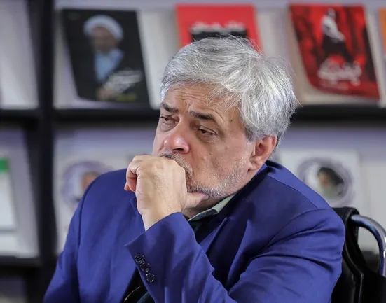نمایندگان کم سواد و بی منطق، پا را به اندازه گلیم دراز کنند