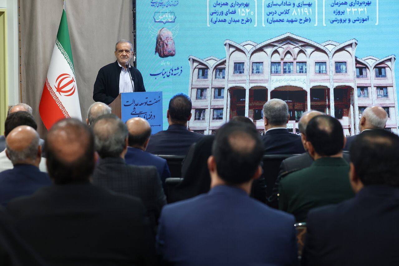 سرمایه اصلی کشور انسان‌ها هستند/ با تغییر افراد مشکلی حل نمی‌شود