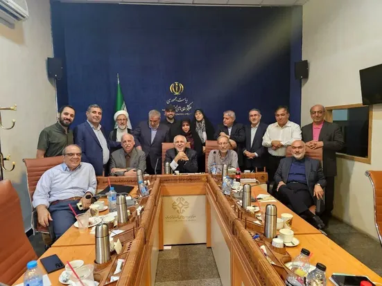 پایان کار شورای راهبری دولت چهاردهم؛ ظریف: خروجی نهایی فرآیند پیشنهاد کابینه قابل دفاع و همسو با راهبرد توافق&zwnj;گرا و عدالت&zwnj;خواهانهٔ دکتر پزشکیان شد