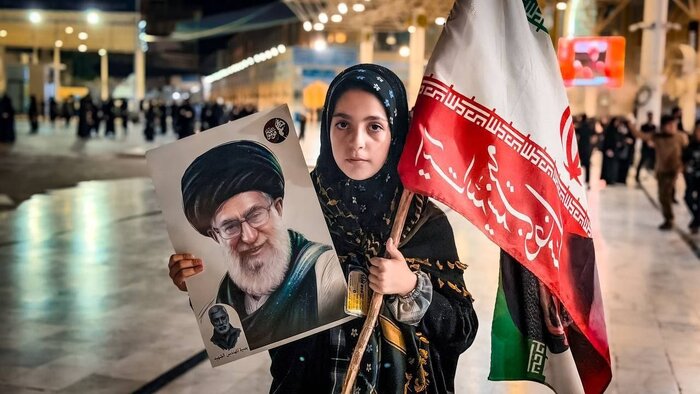پیکر رهبر شهید انقلاب در نجف اشرف تشییع شد پیکر رهبر شهید انقلاب در نجف اشرف تشییع شد