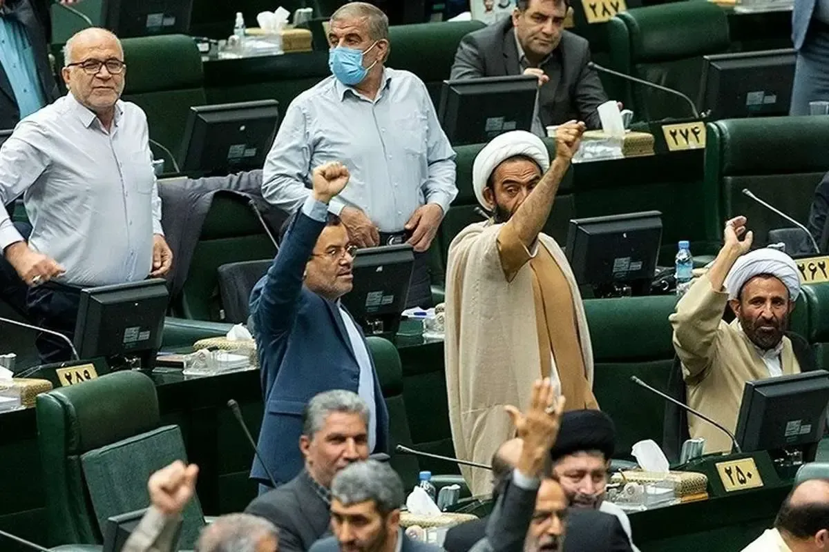 فیل تندروها یاد هندوستان کرده و به سراغ قانون حجاب رفته‌اند