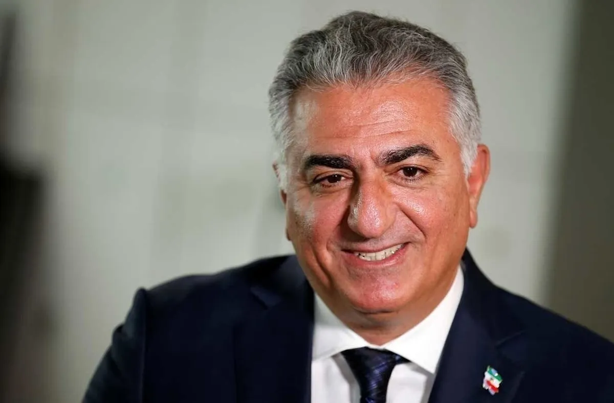 رضا پهلوی ۵ تاج سفارش داده بود تا در ایران تاجگذاری کند