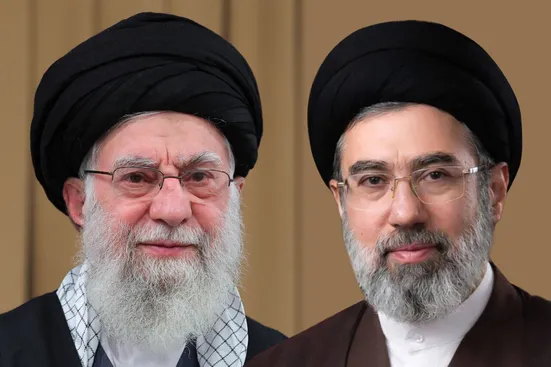 آیت&zwnj;الله سید مجتبی خامنه&zwnj;ای جانشین شایسته رهبر شهید است